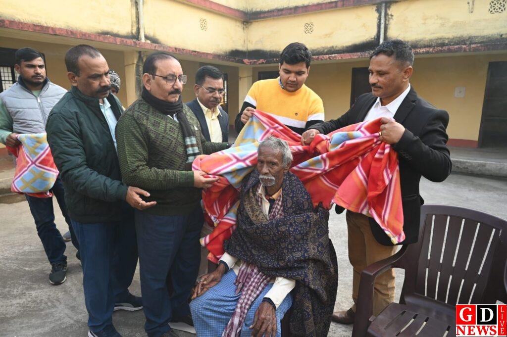 डीसी मनीष कुमार ने ओल्ड एज होम व बाल आश्रय गृह का किया निरीक्षण, बुजुर्गों और बच्चों में बांटे कंबल व मिठाइयां। 7 img 20260101 wa01788901881343993031272