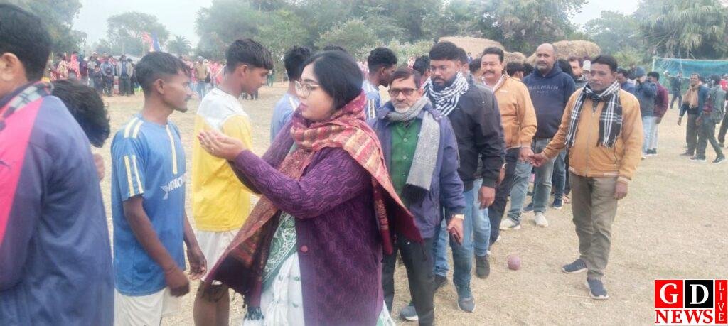 लागड़ें एनेच् नृत्य व गेंदरेच् बॉल प्रतियोगिता का भव्य फाइनल, उपासना मरांडी रहीं मुख्य अतिथि। 7 img 20260104 wa00435889505115602420382