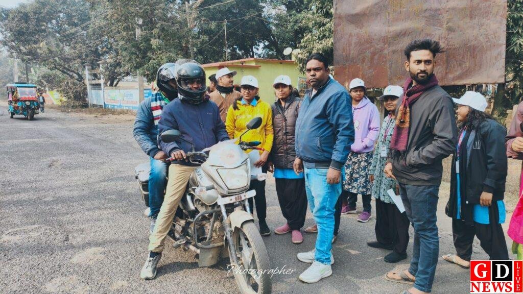 हेलमेट, नियम और जिम्मेदारी का संदेश, सड़क सुरक्षा माह के तहत शपथ से लेकर सख्त जांच तक। 7 img 20260106 wa00302799173974473059039