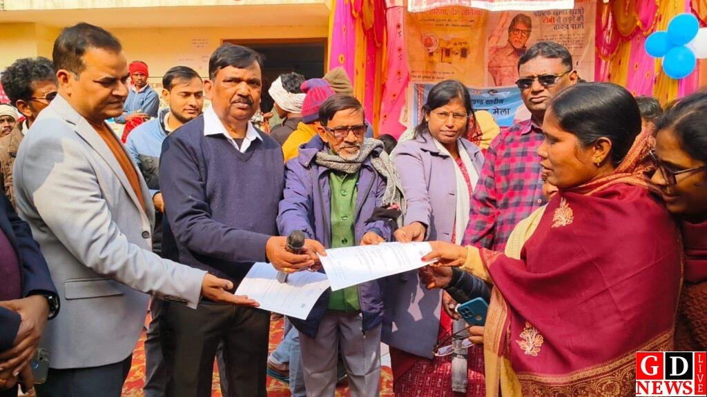 स्वास्थ्य मेला, यक्ष्मा मरीजों में पोषण किट का वितरण, सैकड़ों लोगों को निःशुल्क स्वास्थ्य जांच और दवा। 8 img 20260106 wa00401803044404192523745