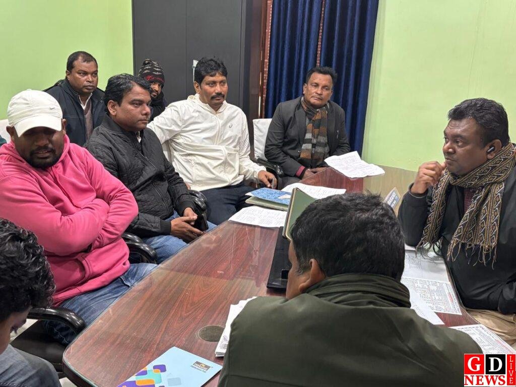 एसडीओ साइमन मरांडी बोले- सोहराय पर्व है स्वच्छता और संस्कृति का पर्व, स्थानीय कलाकारों को मिलेगा मंच। 7 img 20260106 wa00432193285644157471702