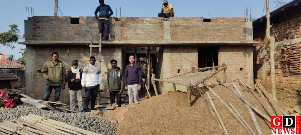 मनरेगा मजदूरों के ई-केवाईसी के लिए गांव में चला अभियान, अबुआ आवास लाभुकों को मजदूरी से जोड़ने पर जोर 7 img 20260108 wa0018824463553398584841