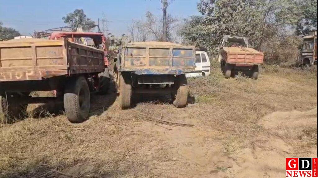 अवैध खनन पर रामगढ़ जिला प्रशासन की कार्रवाई, प्राथमिकी दर्ज। 8 img 20260108 wa0080535992303107363778