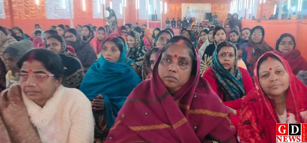 शिवपुराण कथा में माता सती का प्रसंग सुन भावुक हुए श्रद्धालु, महिलाओं की आंखें नम। 7 img 20260109 wa00402990915110918189793