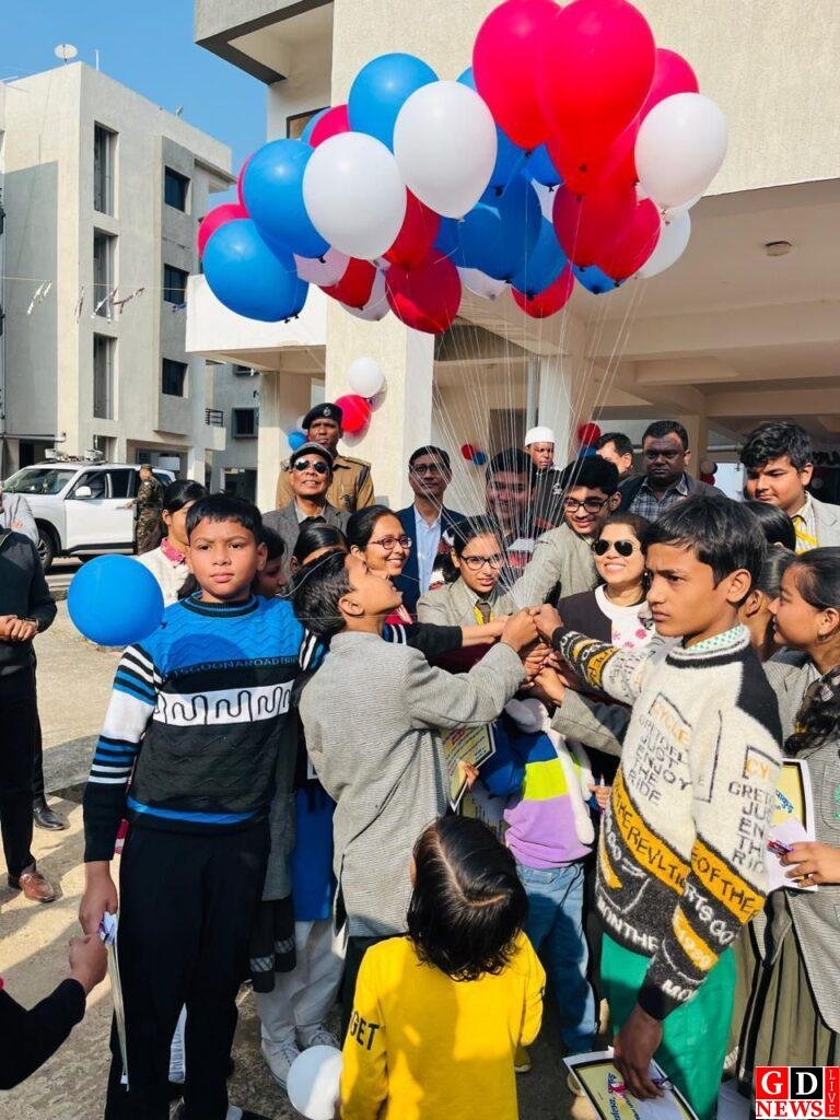 डीसी–एसपी ने किया चिल्ड्रन पार्क का उद्घाटन, पुलिसकर्मियों के बच्चों को मिला सुरक्षित खेल परिसर। 8 img 20260111 wa00244619985959190952454