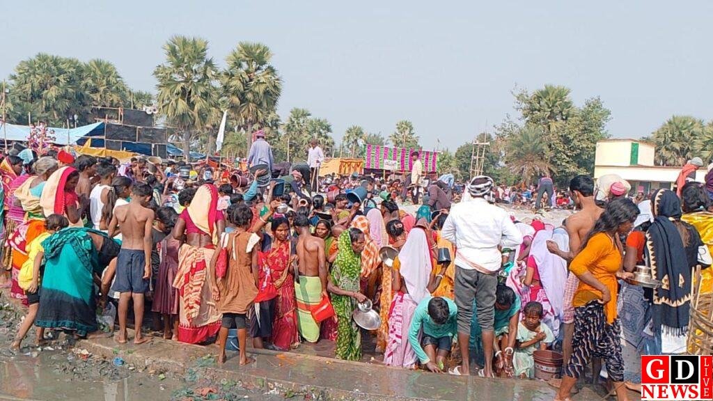 मकर संक्रांति पर सितपुर गरम कुंड में आस्था का महासंगम, हजारों श्रद्धालुओं ने लगाई पवित्र डुबकी 7 img 20260114 wa00638783253331366494652