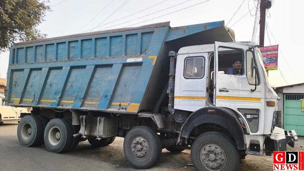 पाकुड़ में सख्त वाहन जांच,अवैध अल्टरेशन पर बड़ी कार्रवाई 7 img 20260117 wa00234782933583719377952