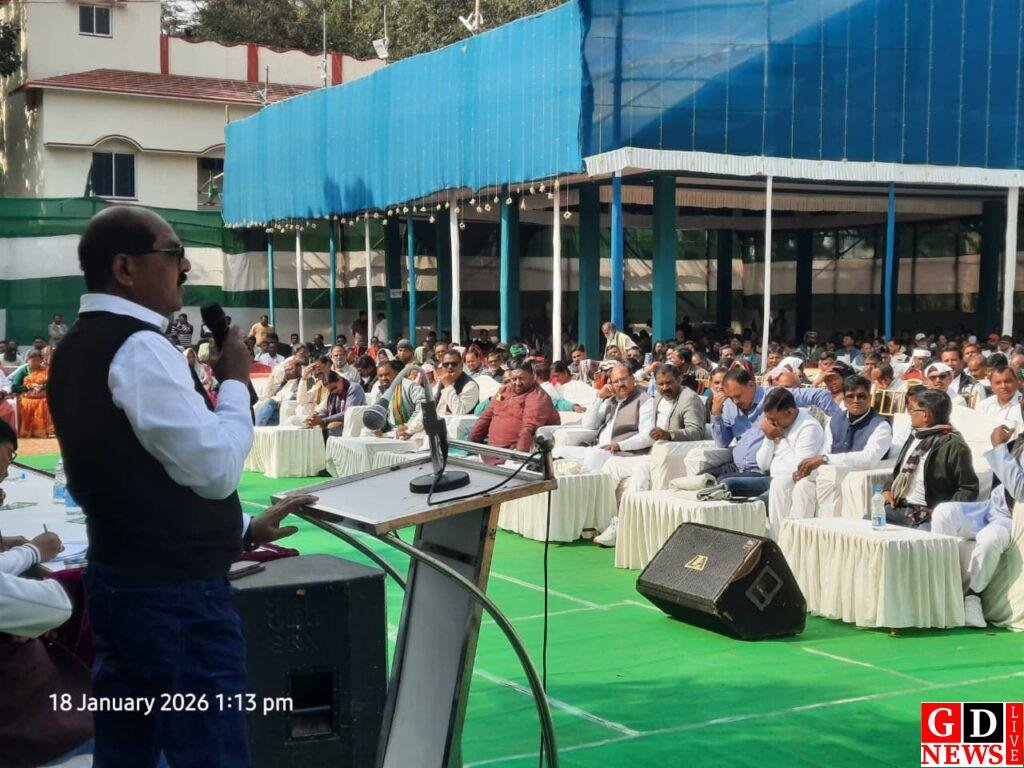 47वें झामुमो स्थापना दिवस की तैयारी तेज, दुमका क्लब में हुई प्रमंडलीय बैठक। 8 img 20260118 wa00272326311329985269412