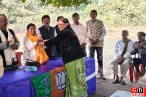 नवनियुक्त जिला अध्यक्ष सरिता मुर्मू का भाजपा कार्यकर्ताओं ने भव्य स्वागत, संगठन सशक्तिकरण पर हुई चर्चा। 8 img 20260119 wa00241471914173887087374