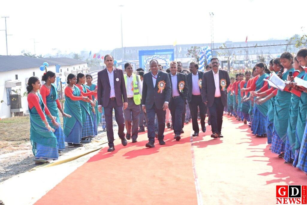 संथाली नृत्य, गार्ड ऑफ ऑनर और सुरक्षा संदेशों के बीच पछवाड़ा नॉर्थ कोयला खदान में मना खान सुरक्षा पखवाड़ा 7 img 20260119 wa00326883703207574876290