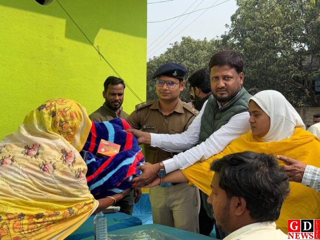 कड़ाके की ठंड में मुखिया अलीशा परवीन का मानवता भरा कदम, दिव्यांगों में कंबल वितरित। 7 img 20260121 wa00271505523512302630125