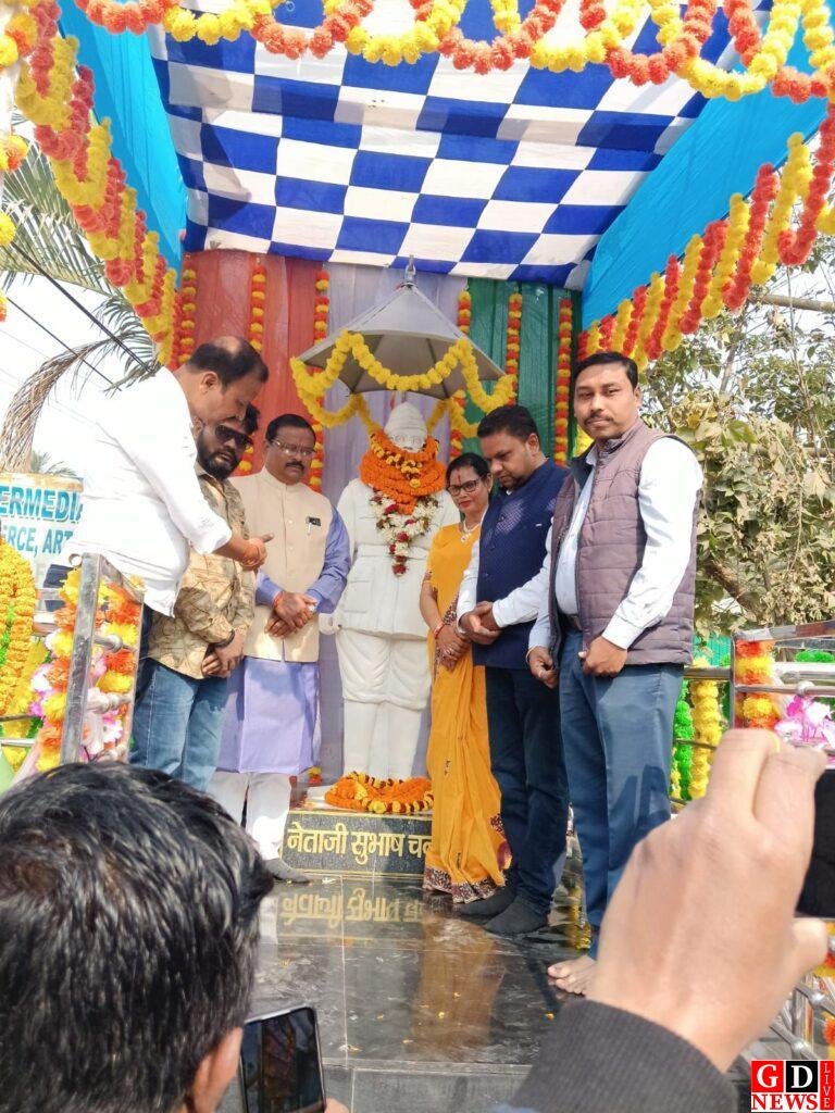 नेताजी सुभाष चंद्र बोस की 129वीं जयंती धूमधाम से मनाई, नारे गूंजे – नेताजी अमर रहें। 8 img 20260123 wa00468449042761784387908