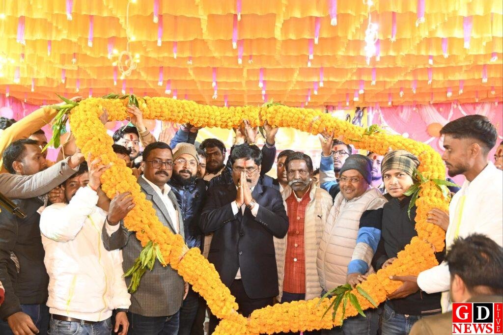 मंत्री योगेंद्र प्रसाद महतो ने ललपनिया में भक्ति जागरण कार्यक्रम का किया उद्घाटन 7 img 20260124 wa01952126271803710233758