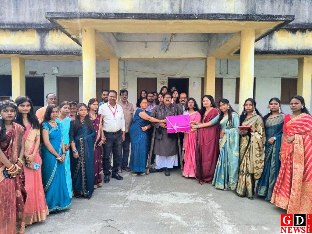 मां सरस्वती विद्या मंदिर, तुपकडीह मे 27वा विदाई सह सम्मान समारोह का आयोजन हुआ 8 img 20260125 wa01071474433798651875079