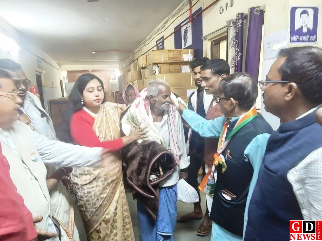 पत्नी की जन्म जयंती को सेवा दिवस के रूप में मनाया, विधायक स्टीफन मरांडी ने मरीजों में बांटे कंबल-फल। 8 img 20260126 wa00338057229283292744279