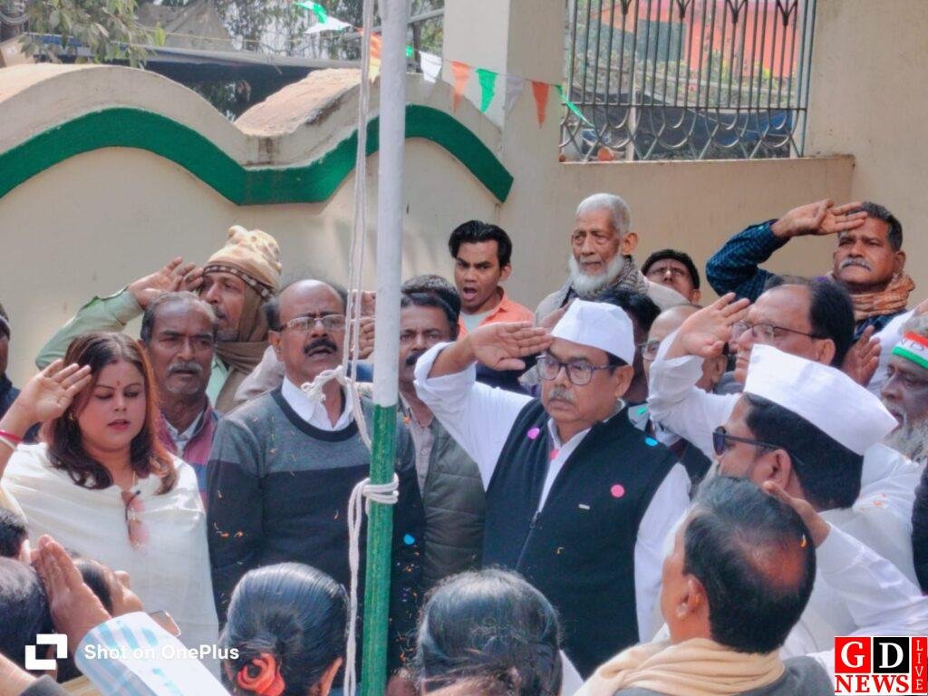 गणतंत्र दिवस की धूम, झामुमो व कांग्रेस कार्यालयों में फहराया गया तिरंगा। 7 img 20260126 wa01973661723316871155291