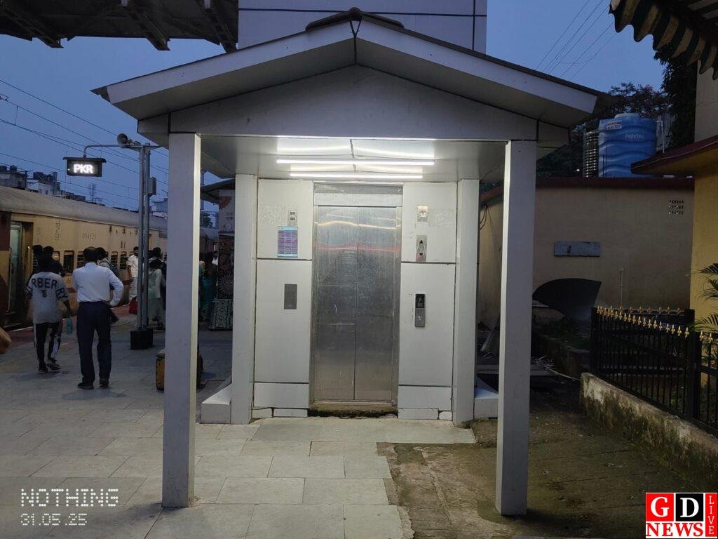 अफसर आते ही चलती है लिफ्ट, जाते ही थम जाता एस्केलेटर 7 img 20260127 wa00624754806516241263626