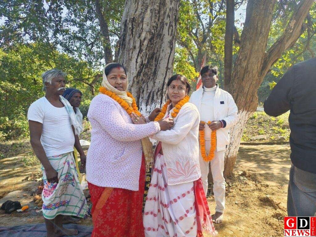 तुलबुल पंचायत अंतर्गत पिंडरा ग्राम में कैरा झरना के नजदीक शेड निर्माण का जिप अध्यक्ष सुनीता देवी ने किया शिलान्यास 10 img 20260109 1058036506809027519290832