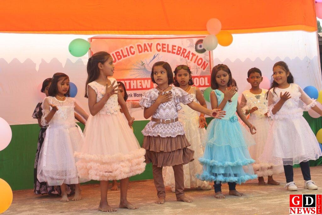 सेंट मैथ्यू स्कूल, ललपनिया में रंगारंग कार्यक्रम के साथ मनाया गया गणतंत्र दिवस 11 img 91889135569105546815817