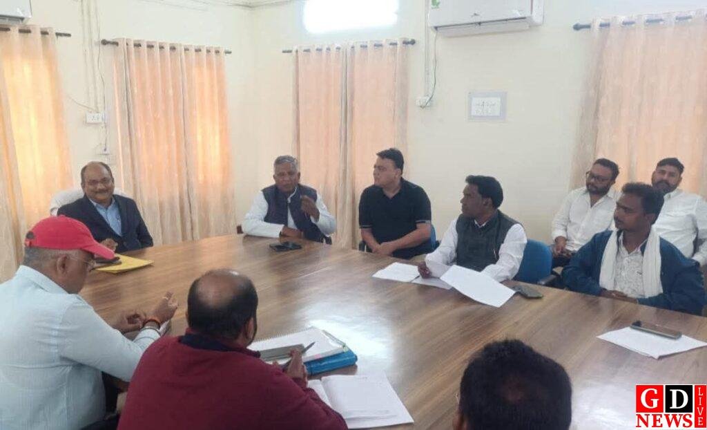 तापीन साउथ परियोजना में सौहार्दपूर्ण वार्ता के बाद ओवरबर्डेन रिमूवल कार्य पुनः शुरू 7 fb img 17712141595343145290636370894521