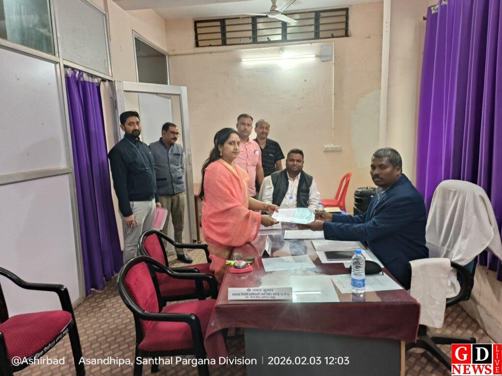 नगर निगम चुनाव–2026: वार्ड नंबर–15 से चंचल सिंह ने भरा नामांकन, समर्थकों में दिखा उत्साह 7 img 20260203 wa00661742282084662004922