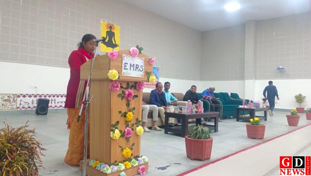 सुंदरपहाड़ी के एकलव्य मॉडल बालिका आवासीय विद्यालय परिसर में विधिक साक्षरता कार्यक्रम आयोजित 7 img 20260204 wa00643110536628129329714