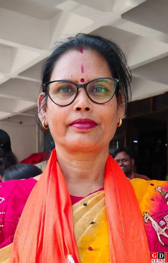 पाकुड़ नगर निकाय चुनाव, अध्यक्ष पद के लिए अंतिम दिन 6 महिलाओं ने भरा पर्चा, वार्डों में भी जोरदार नामांकन। 7 img 20260204 wa00963295429628702448003