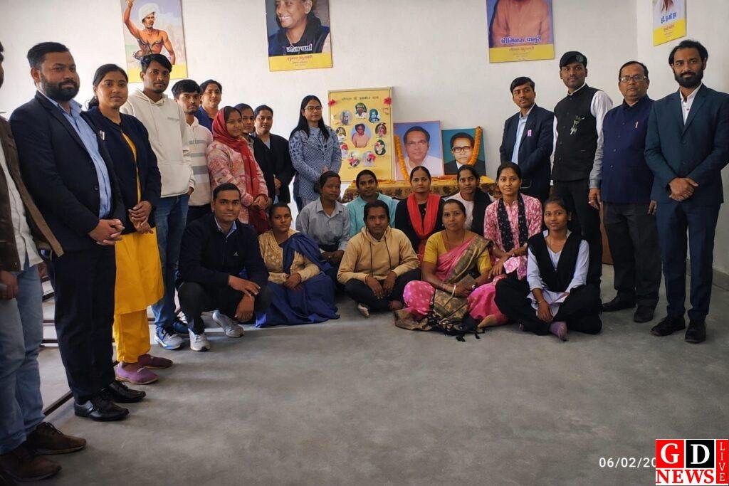 राधा गोविन्द विश्वविद्यालय में खोरठा साहित्यकार गोविन्द महतो ‘जंगली’ की 81वीं जयंती मनाई गई 7 img 20260206 wa00796272388971309384065