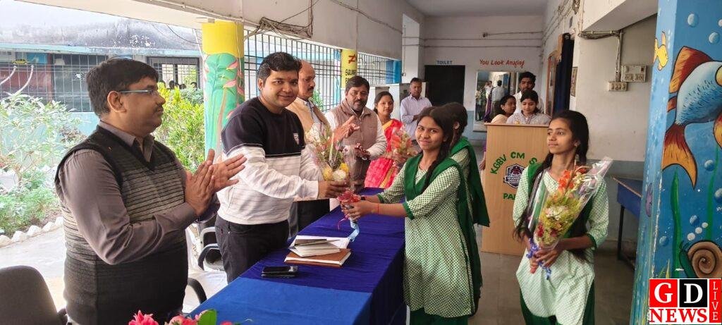 सीबीएसई परीक्षा से पहले डीसी की छात्राओं को सीख, शॉर्टकट नहीं, मेहनत से ही मिलेगी सफलता। 7 img 20260208 wa00405501224029364181652