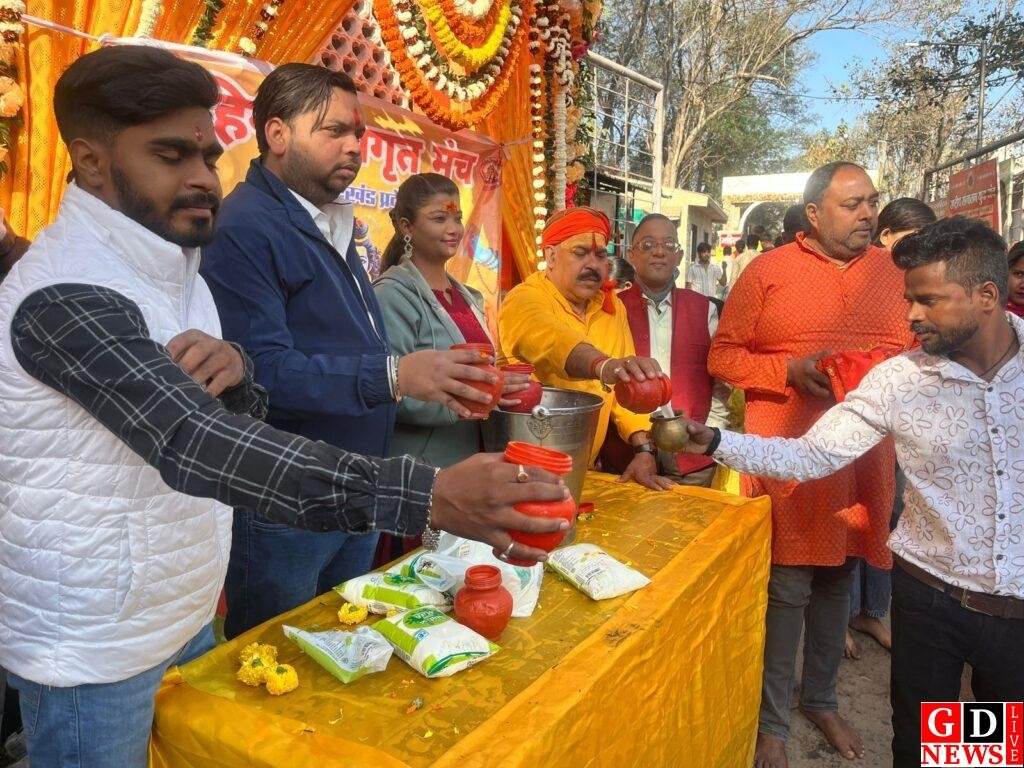 महाशिवरात्रि के अवसर पर हिंदू जागृति मंच ने शिव भक्तों के बीच सेवा भावना का दिया परिचय 7 img 20260215 wa01072563425126094916602