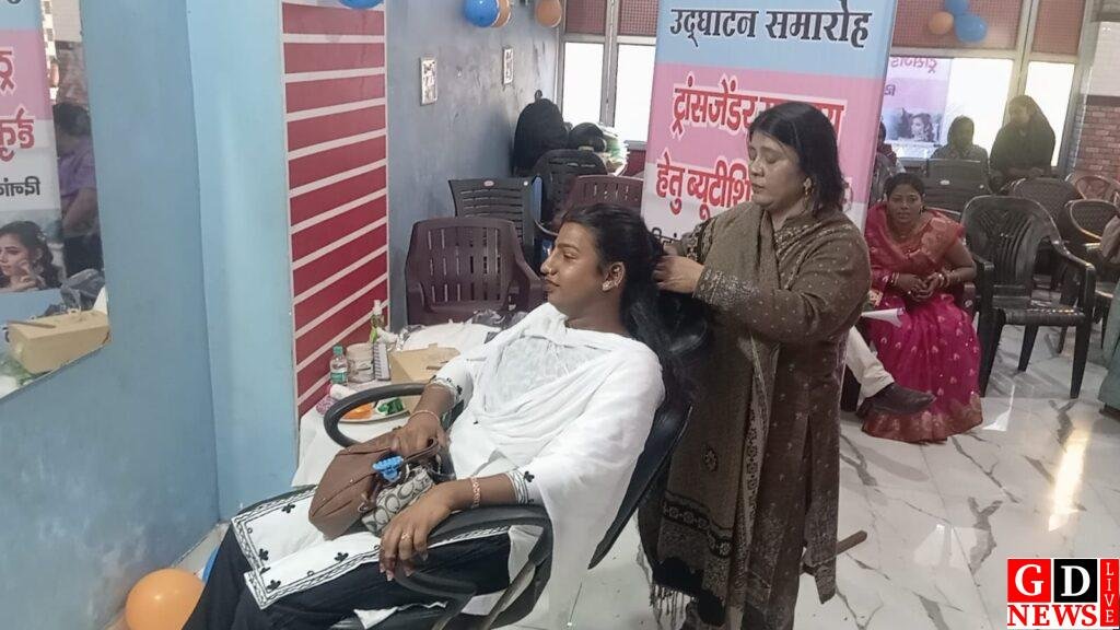 रामगढ़ उपायुक्त की पहल पर ट्रांसजेंडर समुदाय के लिए ब्यूटीशियन कोर्स का हुआ शुभारंभ 9 img 20260216 wa01077172743335442979133