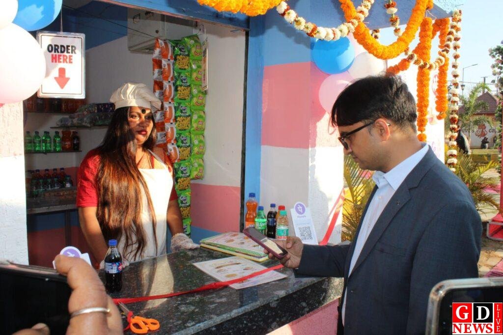 ट्रांसजेंडर समुदाय द्वारा संचालित “ट्रांस कैफे” का उपायुक्त एवं ट्रांसजेंडर समुदाय के सदस्यों ने किया उद्घाटन 10 img 20260217 wa01241079562414317156448