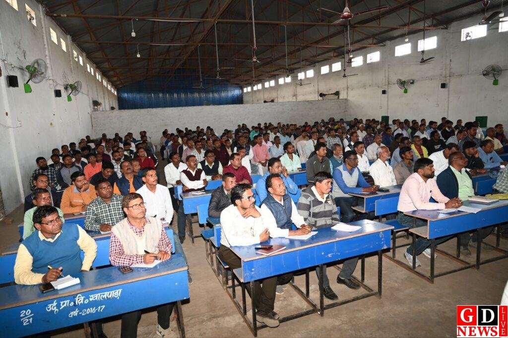 मतदान दल के पदाधिकारियों का अंतिम प्रशिक्षण संपन्न। 7 img 20260218 wa00207241538689541591833