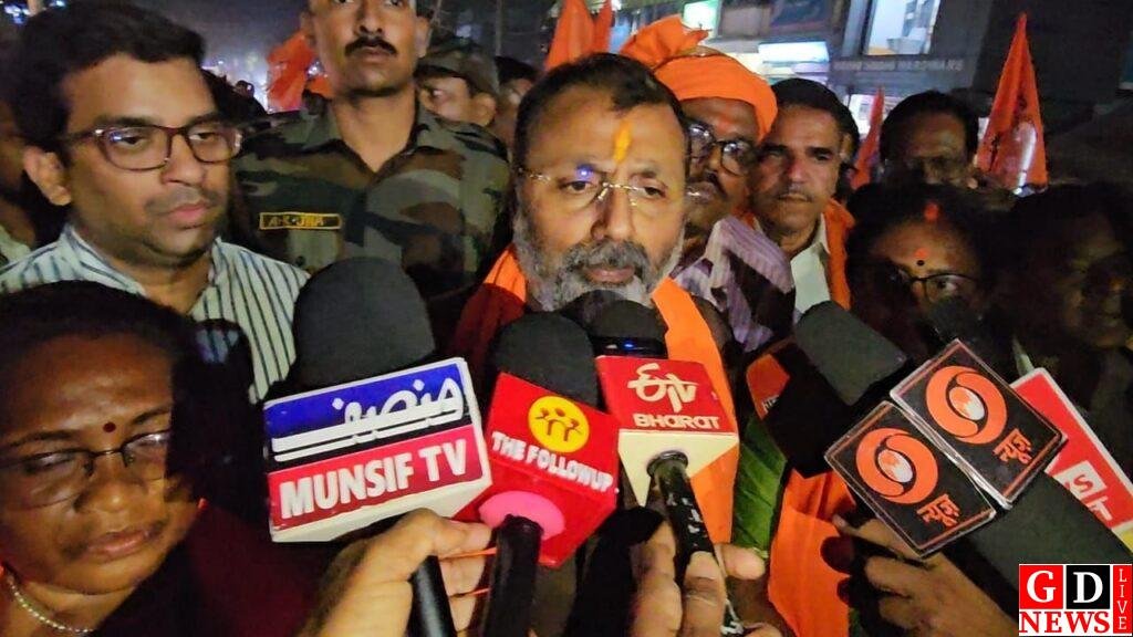 भाजपा समर्थित संपा साहा के पक्ष में सांसद निशिकांत दुबे की हुंकार, बागियों को सख्त चेतावनी। 10 img 20260220 wa00536513034379024463324