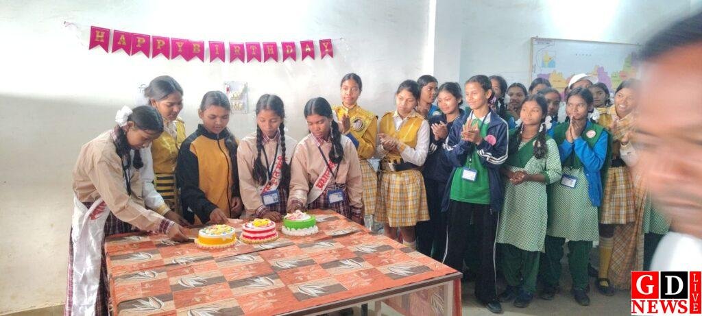 पीएम श्री कस्तूरबा गांधी बालिका विद्यालय का उच्चस्तरीय निरीक्षण, छात्राओं से सीधा संवाद। 8 img 20260220 wa00567495457959193536724