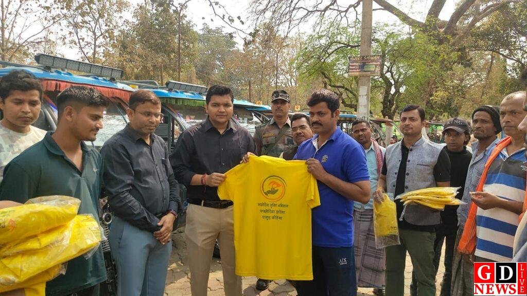 सैकड़ों टोटो चालकों को शिविर में पिलाई गई फाइलेरिया रोधी दवा 7 img 20260221 wa00089071171532653380451