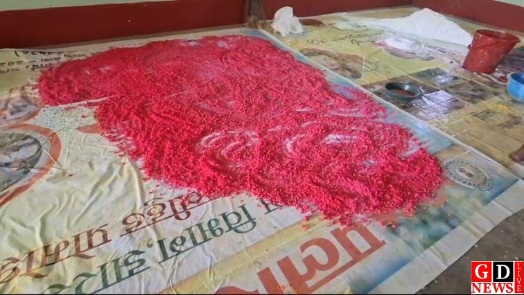 दीदियों के हाथों तैयार हो रही हर्बल गुलाल से गुलजार होगा पाकुड़ का होली बाजार। 7 img 20260221 wa0017720780279534054157