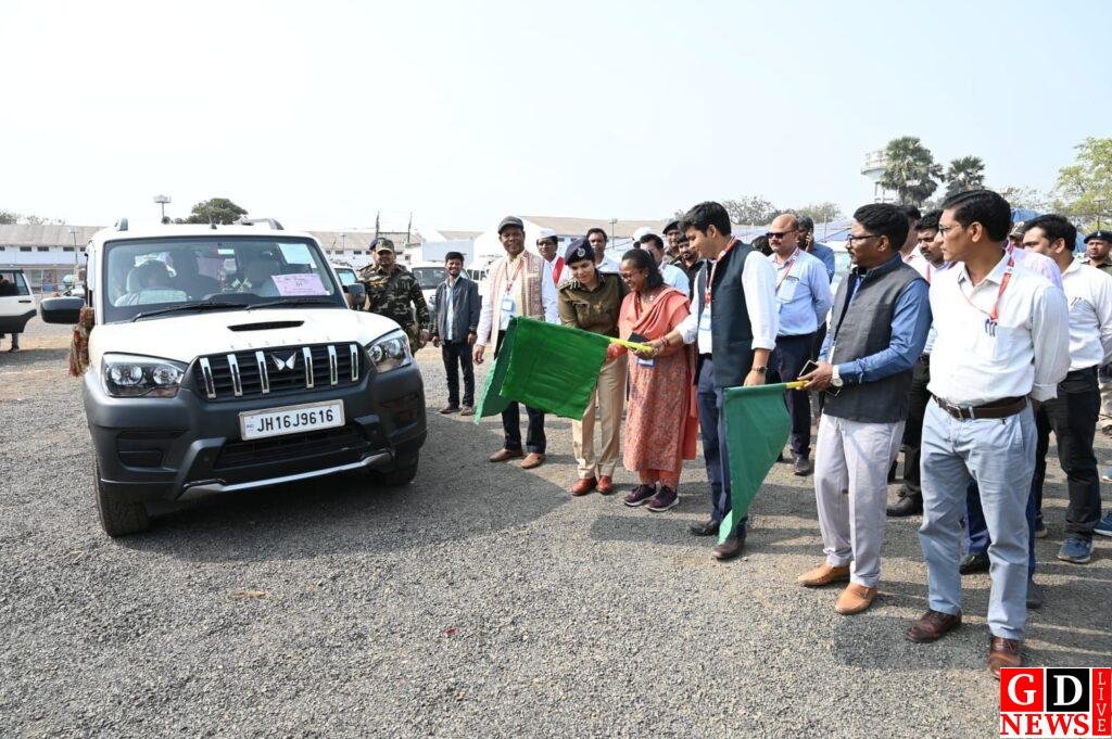 पाकुड़ नगर परिषद चुनाव, बाजार समिति मैदान से पोलिंग पार्टियां रवाना 7 img 20260222 wa0014335194524379631797