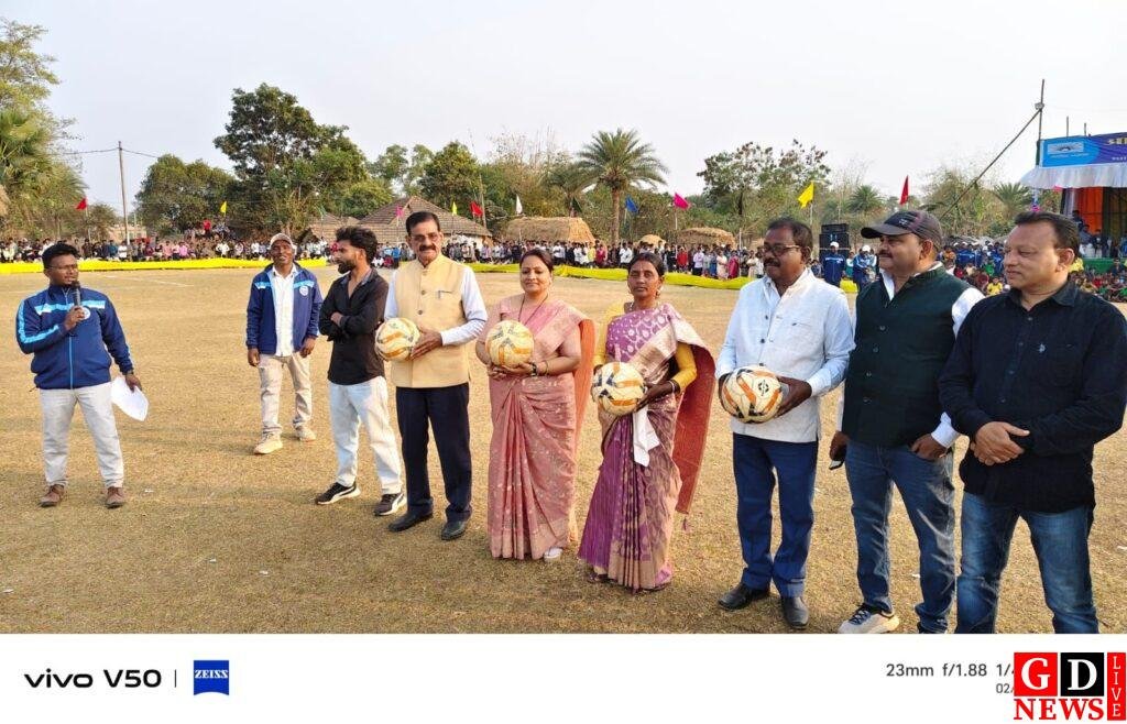 तीन दिवसीय फुटबॉल प्रतियोगिता का भव्य समापन, मार्गोमुंडा टीम बनी विजेता। 7 img 20260222 wa00237591235157835816115