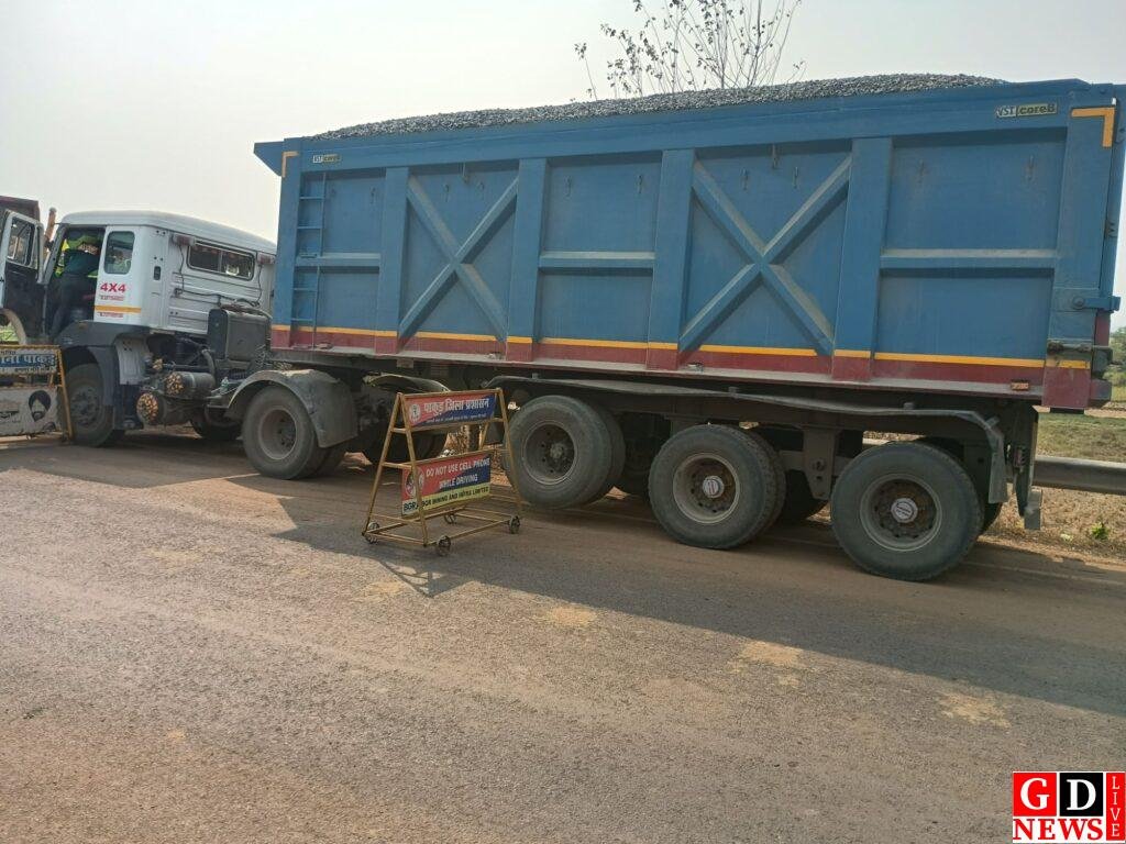 पत्थर का अवैध परिवहन पर पुलिस की करवाई से हड़कंप, तीन ट्रैक्टर और एक हाइवा जब्त। 8 img 20260224 wa00182530993362566341772