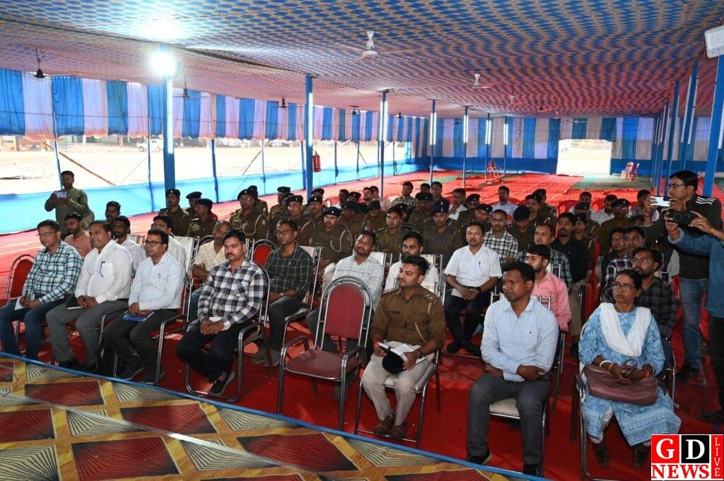 मतगणना के सफल संचालन हेतु दंडाधिकारियों एवं पुलिस पदाधिकारियों को ब्रीफिंग। 7 img 20260226 wa00317137632011397508570