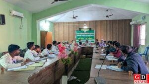 मतदान केन्द्र से संबंधित व्यवस्था एवं अन्य आवश्यक तैयारी को लेकर बेरमो प्रखंड कार्यालय सभागार में बैठक का आयोजन हुआ 1 motion photo 3066344947637020431