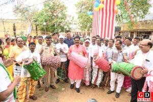 ललपनिया में आयोजित सरहुल पूजा महोत्सव में शामिल हुए मंत्री योगेंद्र प्रसाद 1 IMG 20260321 WA0171