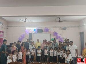 डीएवी आरा कुजू में ग्रेजुएशन डे का आयोजन हुआ 1 IMG 20260328 WA0080