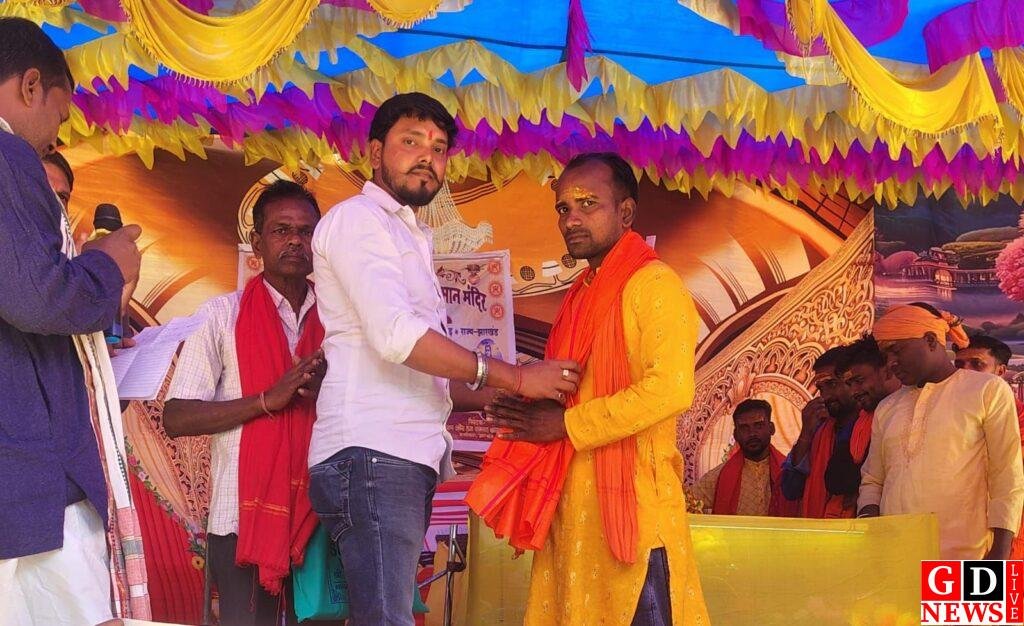 श्रद्धा और भक्ति के साथ सम्पन्न हुआ पांच दिवसीय श्रीराम कथा, संतोष चौबे की मधुर कथा में झूमे भक्त। 7 img 20260301 wa00487159721035829671274