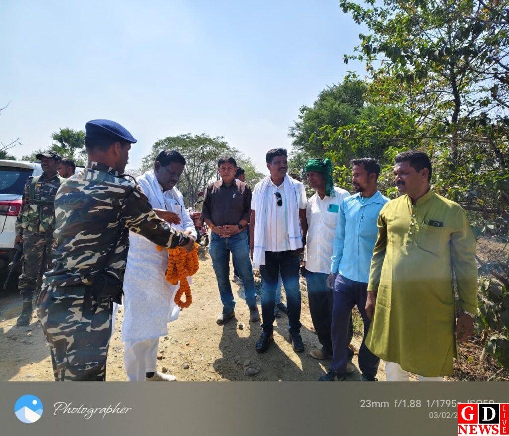 विधायक हेमलाल मुर्मू ने पीसीसी पथ का किया उद्घाटन। 8 img 20260302 wa00104021452083209787889