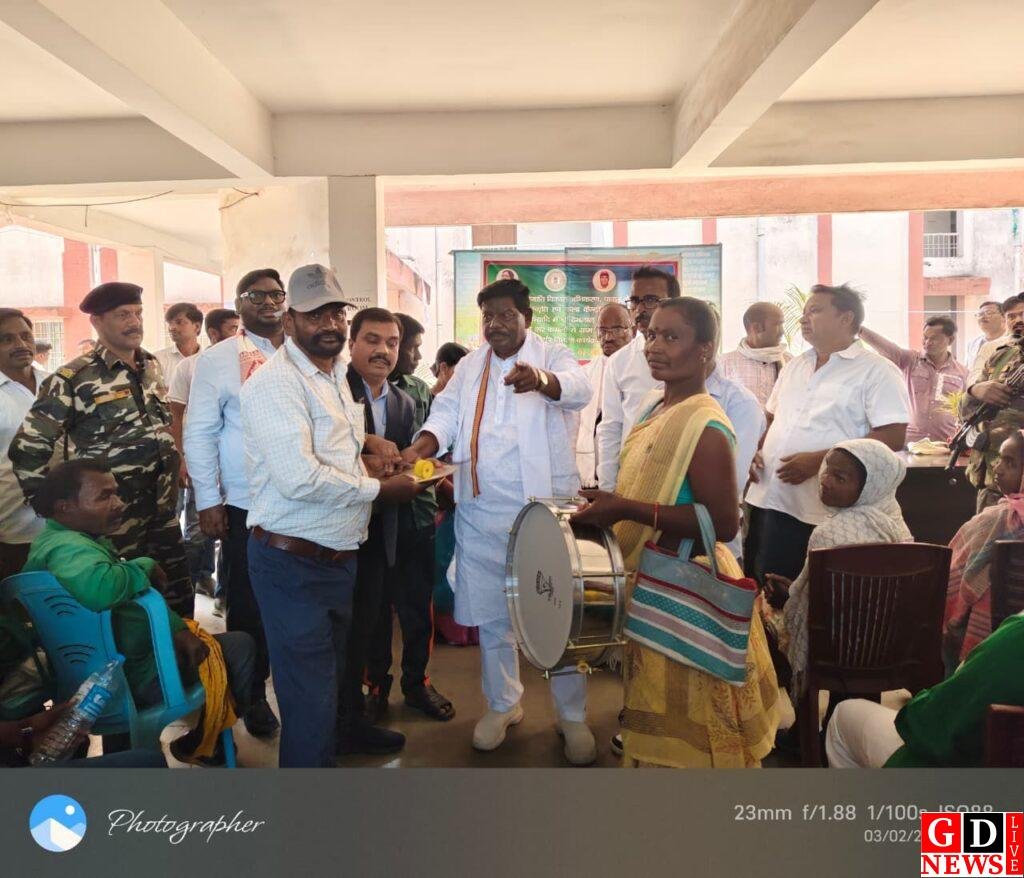 विधायक हेमलाल मुर्मू ने ग्राम प्रधानों को सौंपे पारम्परिक वाद्ययंत्र, आदिवासी संस्कृति संरक्षण का दिया संदेश। 9 img 20260302 wa00268642176943918435490