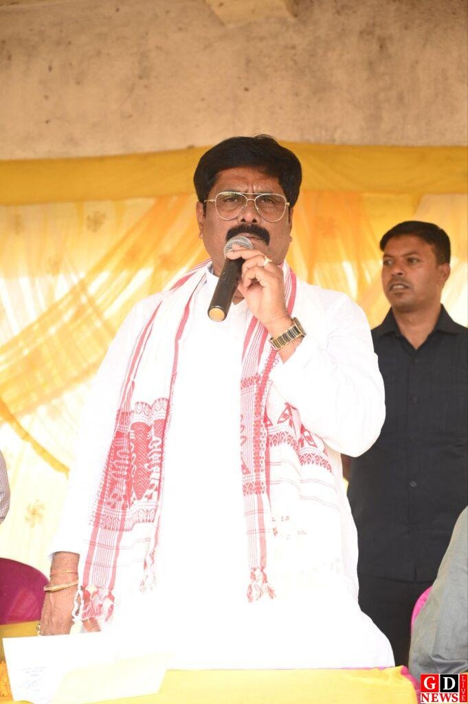 धवैया में आयोजित सरहुल पूजा में शामिल हुए मंत्री- योगेंद्र प्रसाद महतो 12 img 20260305 wa00232085061855097491277