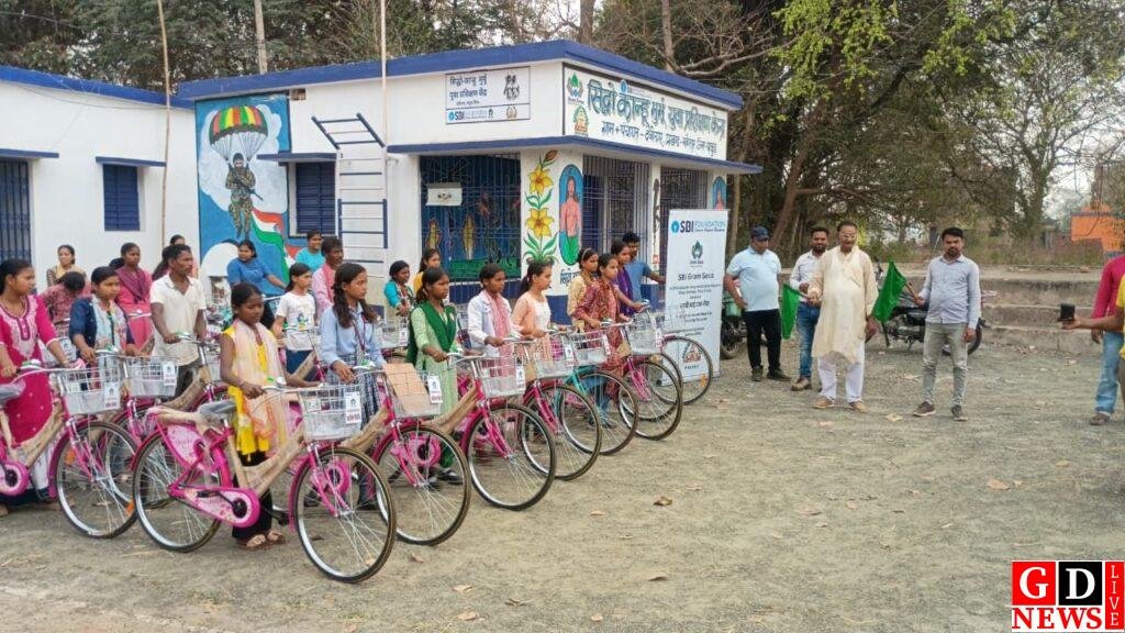 विद्यालय अब दूर नहीं,देवीनगर में बालिकाओं को साइकिल व छात्रवृत्ति। 7 img 20260310 wa00126310354119321703999