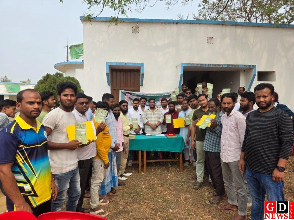 इशाकपुर में एआइएमआइएम का सदस्यता अभियान तेज, बड़ी संख्या में लोगों ने ली पार्टी की सदस्यता 7 img 20260312 wa0043382531028099334112